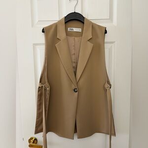 Zara Sleeveless Tailored Vest in Camel Brown